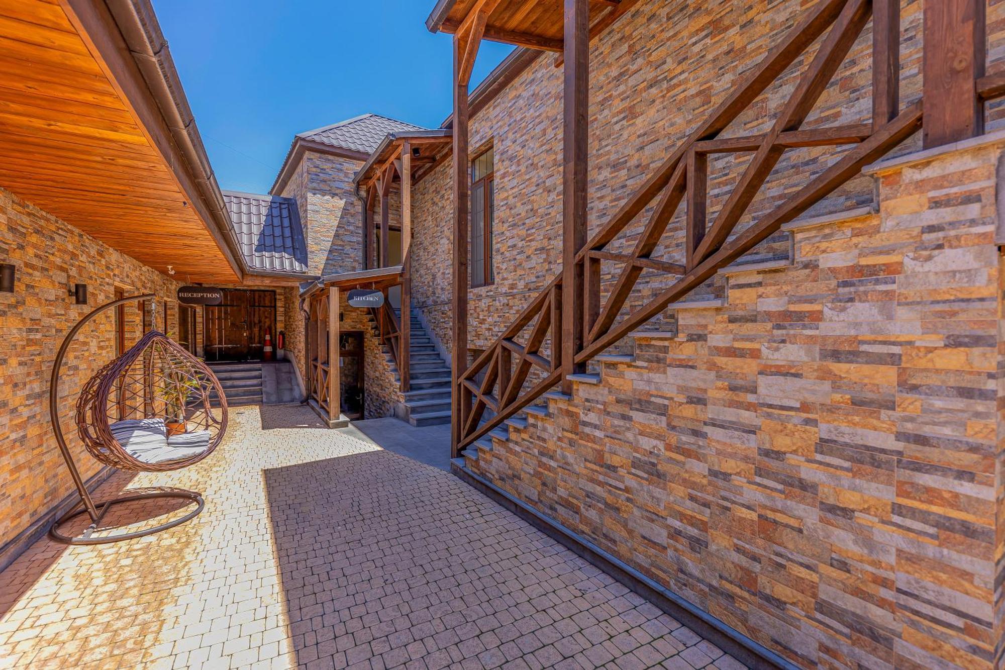 Boutique Living Hotel Yerevan Exterior photo