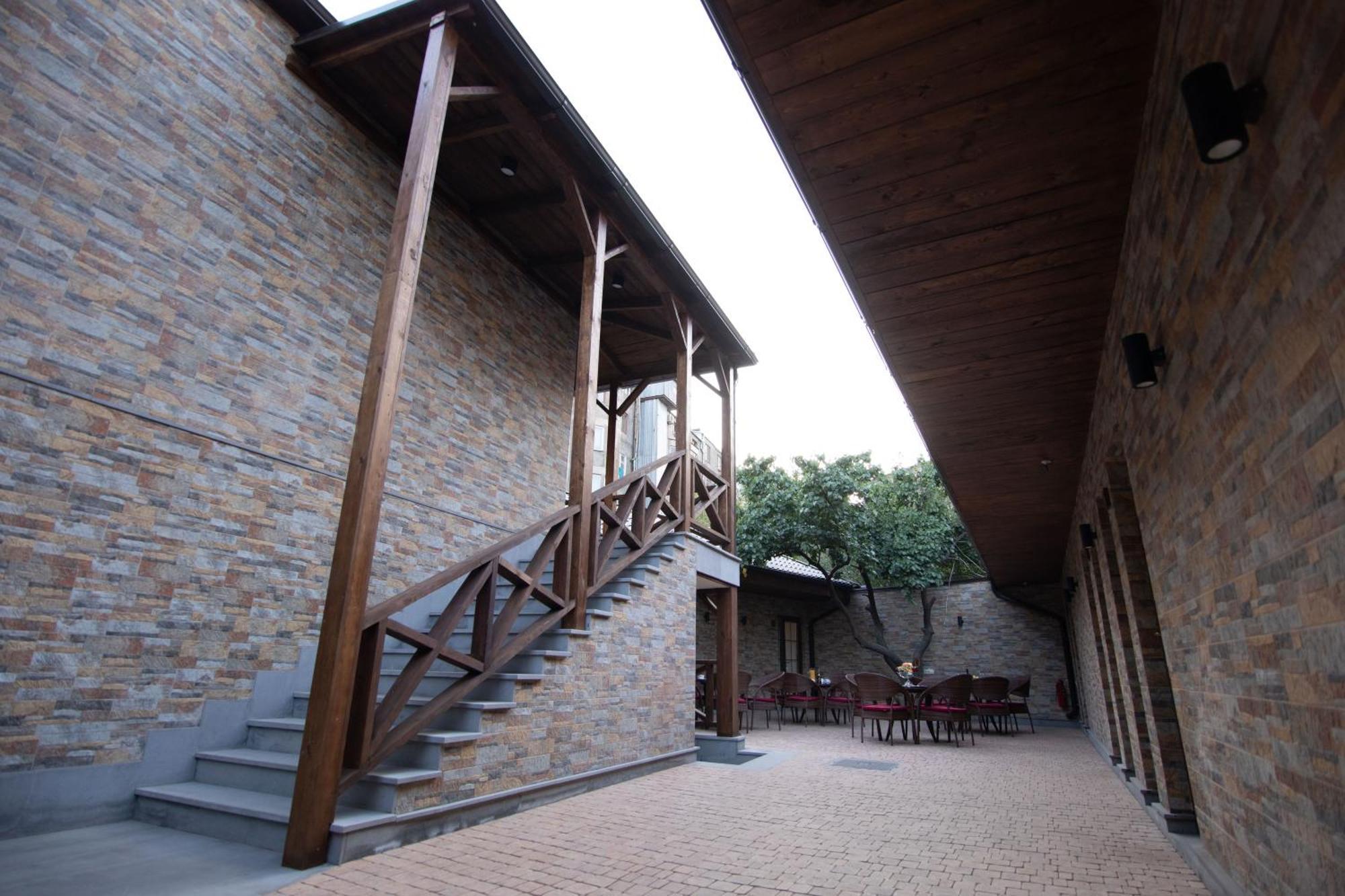Boutique Living Hotel Yerevan Exterior photo