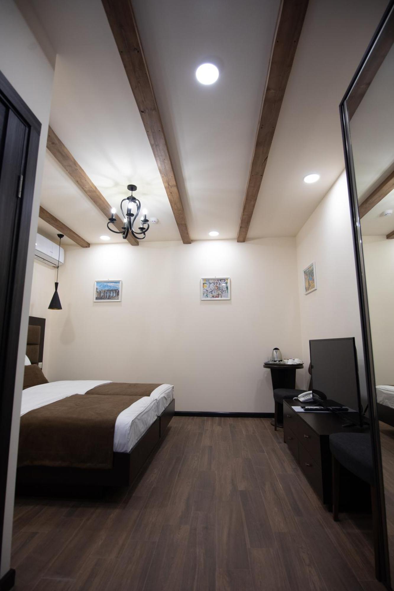 Boutique Living Hotel Yerevan Exterior photo